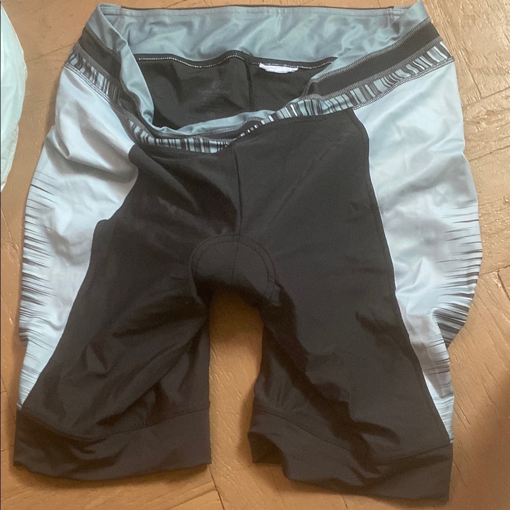 Pearl Izumi Black and Gray Cycling Shorts